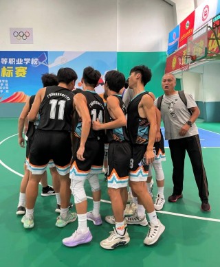 广西男篮在比赛中展现出优秀竞技水平